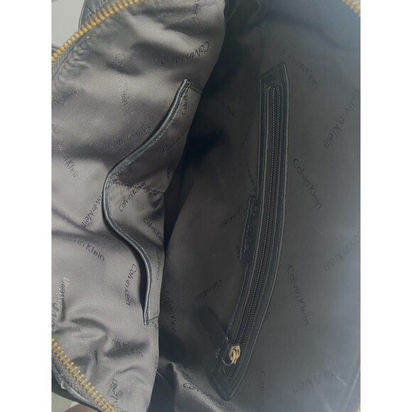 Calvin Klein Black Quilted Faux Leather Tote Handbag Gold Harware Pre Owned - Picture 9 of 9